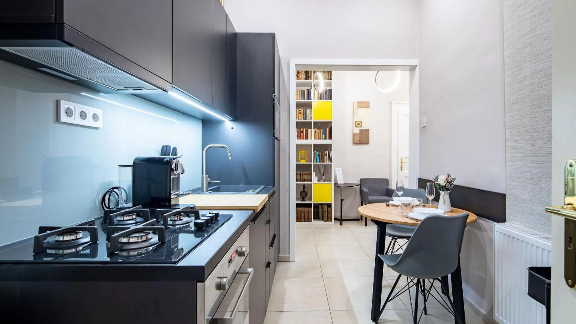 Modern Central Smart Home Budapeszt 0*,
